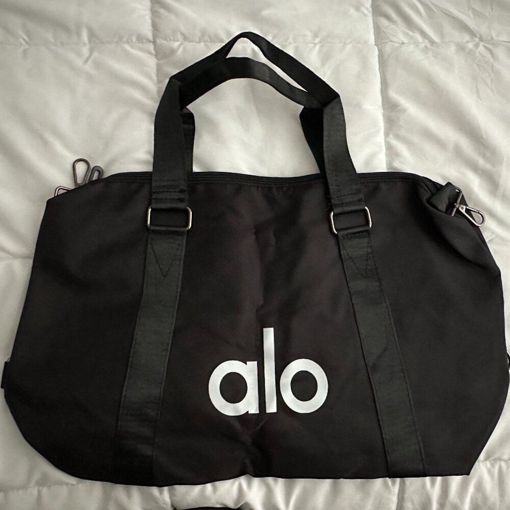 Alo Yoga Traverse Duffle & Alo Yoga Travel & Gym Bag NEW
